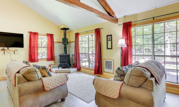 Lackawaxen Cottage | Pools & Ski Access: Lackawaxen Cottage w/Deck!