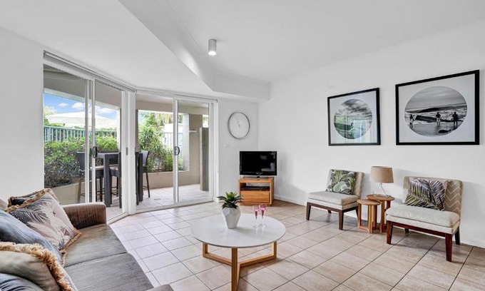 Palm Beach Apartment | Poolside at Iluka Resort Apartments