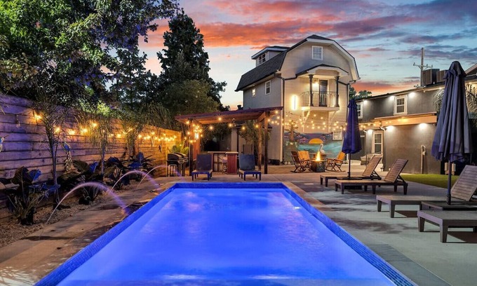 Tulane - Gravier Hotel | Poolside Bliss! Fun-Filled 7BR Stay near City Park