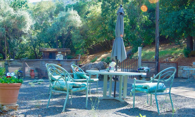 Kelseyville Cottage | Poolside comfort by the lake. Your ideal cottage Retreat!