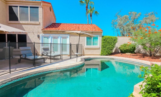 Cholla Vista House | Poolside Getaway