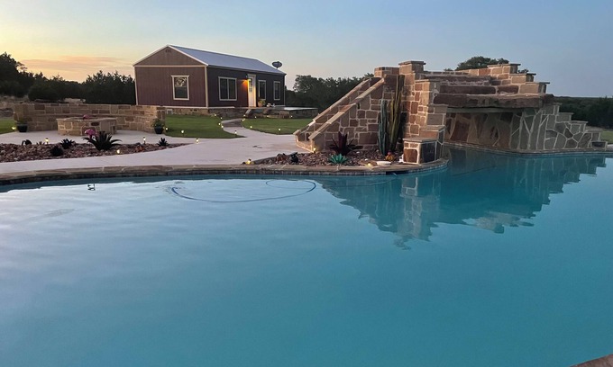 Mountain Home House | Poolside guesthouse in beautiful Hill Country