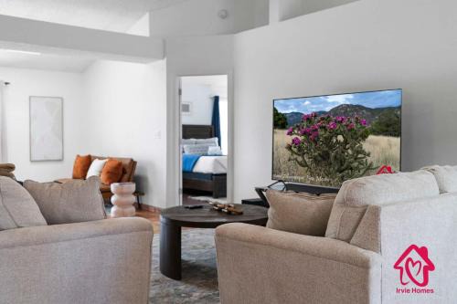 Taylor Ranch House | Poolside Haven on Montano An Irvie Home