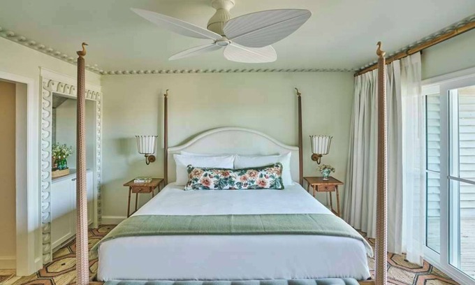 Duck Apartment | Poolside King | Private Beach + Award-Winning Spa