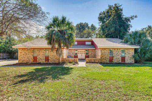 Gulf Breeze Villa | Poolside Oasis 7 Mi to Pensacola Beach Boardwalk!