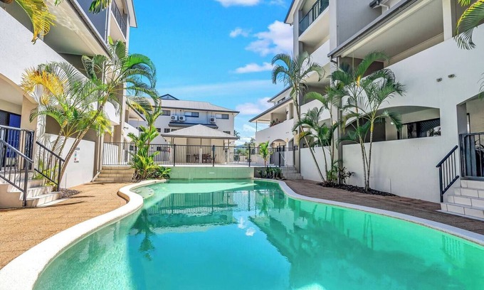 Parramatta Park Apartment | Poolside on Martyn Relax in Resort style Comfort