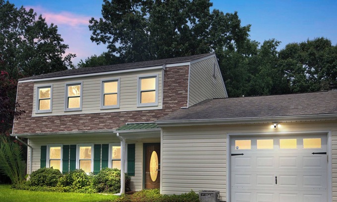 Newport News House | Poolside Paradise 4-bedroom in Hampton w/WiFi, fireplace; 7 mi to Langley AFB