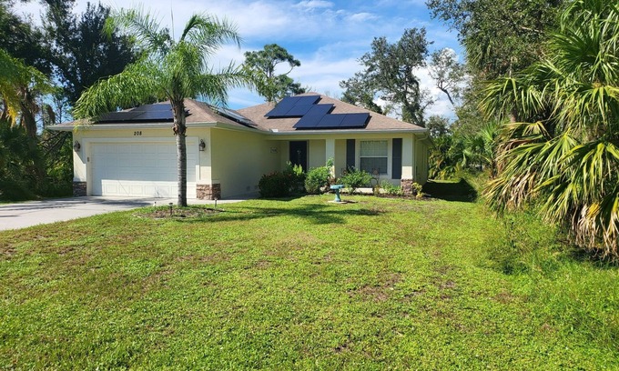 Rotonda Lakes House | Poolside Paradise - 3BR/2BA Home in Rotonda Lakes heated saltwater pool