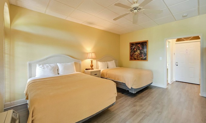 Naples Apartment | Poolside Paradise w/Dock in Everglades!