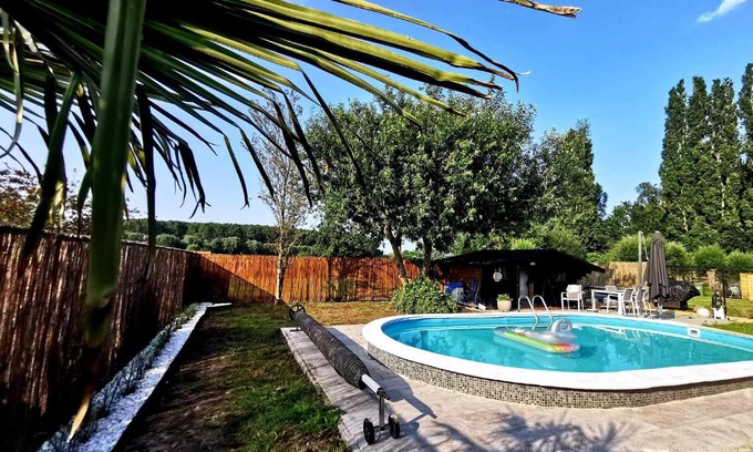Schelle Other | Pop Up Camping & hotel Tomorrow's Paradise & Private Transport TML
