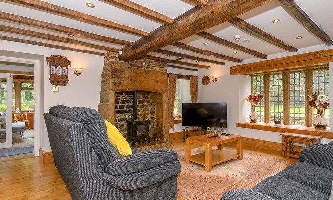 Farsley House | Poplar Farm Retreat - Functions and Events Welcome | Pass The Keys