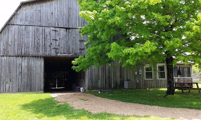 Bellevue House | Poplar Hollow Barn