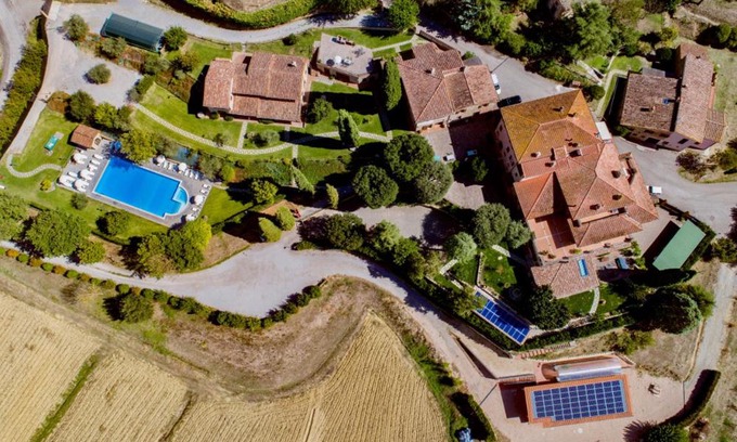 Popoltaio-Schiacciato Apartment | Popoltaio-Schiacciato Villa Sleeps 4 Pool Air Con