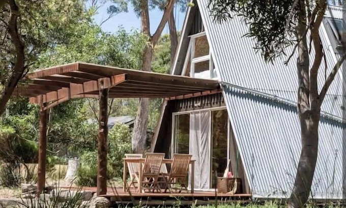 Great Bay House | Poppies homely retreat