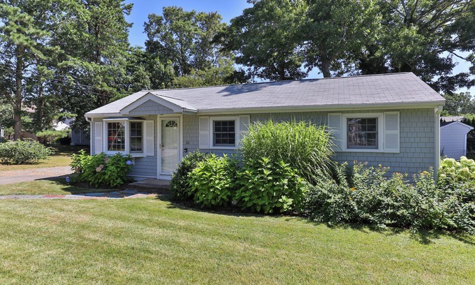 Popponesset House | Popponesset-New rental-3 Bedrooms, close to beaches, A/C and so much more.