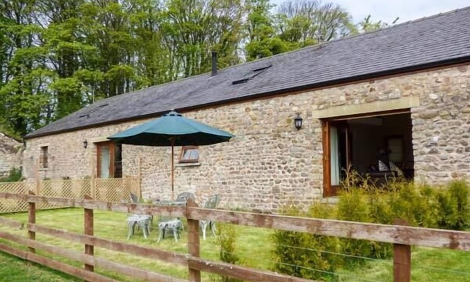 Lancaster Cottage | POPPY COTTAGE, pet friendly, with open fire in Lancaster