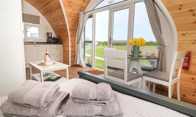 Hornsea Cottage | Poppy