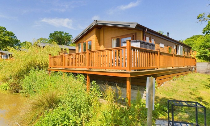Ryde House | Poppy Lodge perfect for Bird Watching & Stargazing