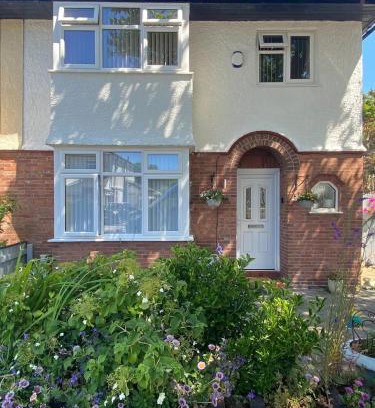 Hoylake Apartment | Poppy's Coastal Retreat