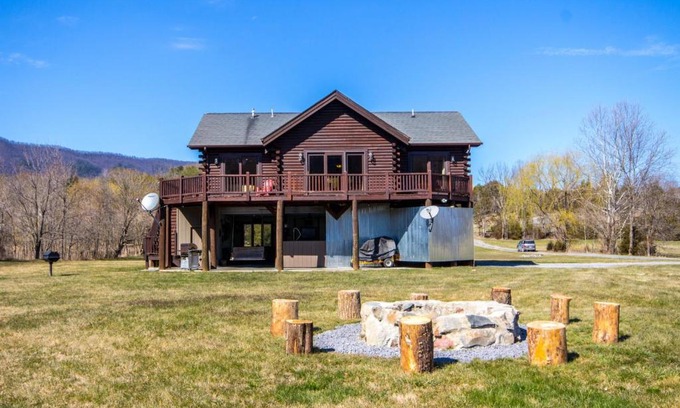 Luray House | Poppy's Hideaway on the Shenandoah River!