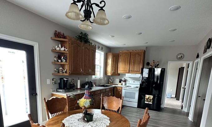 Huntland Apartment | “Pop’s Place” in Historic Huntland, TN- Quaint little town for a cozy stay!