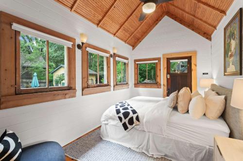 Cabbagetown House | Porch Cayenne