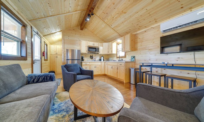 La Grange Cabin | Porch & Pond Views: La Grange Cabin Retreat!