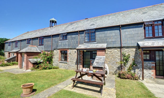 Harlyn House | Porghelly Cottage - Two Bedroom House, Sleeps 4