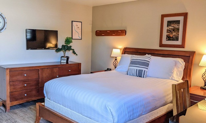 Chelan Condo | Port Cabana - Unit 3
