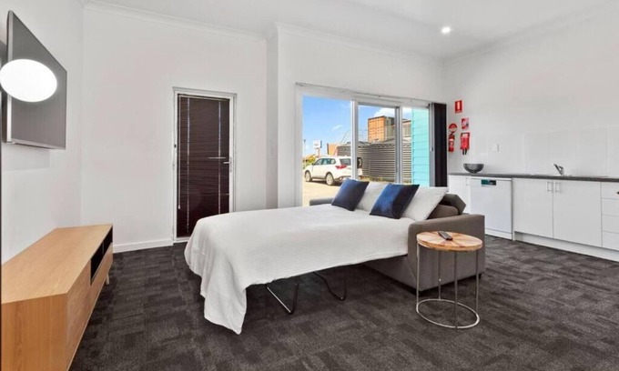 Port Lincoln Apartment | Port Lincoln Shark Apartments