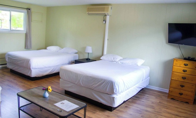 Port Loring Hotel | Port Loring Northland Motel