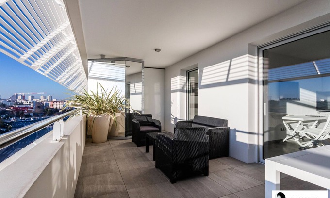 Aiguerelles Apartment | Port Marianne/New Town Hall: terrace, air conditioning, elevator & garage