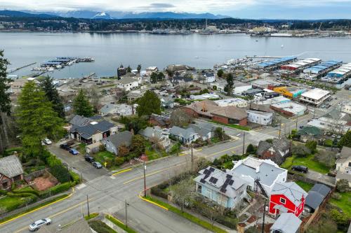 Retsil Apartment | Port Orchard Guest House - Walk to Bay Street!