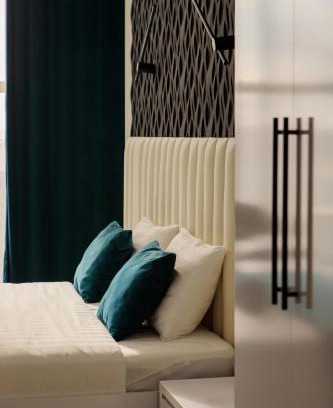 Parakar Hotel | Port Plaza EVN
