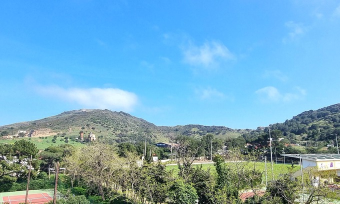 Port-Vendres Apartment | Port-Vendres: T2 calme avec parking, grande terrasse et proche port