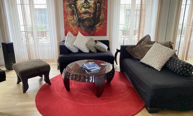 Porte-Dauphine Apartment | PORTE MAILLOT & ETOILE - PERFECT WORK & TOURIST LOCATION - LUX RENOVATED FLAT