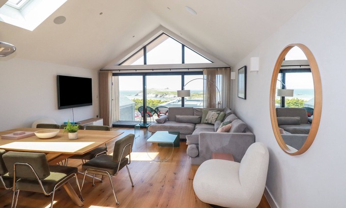 Porth Cottage | PORTH COVE, family friendly, country holiday cottage in Porth