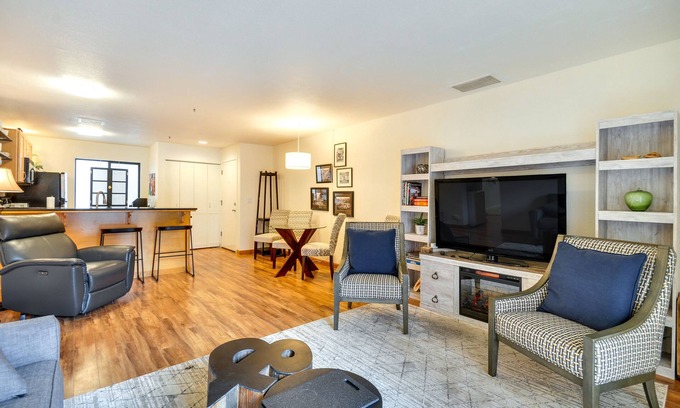Old Town Chinatown Condo | Portland Condo w/Hot Tub Access, Near Downtown!