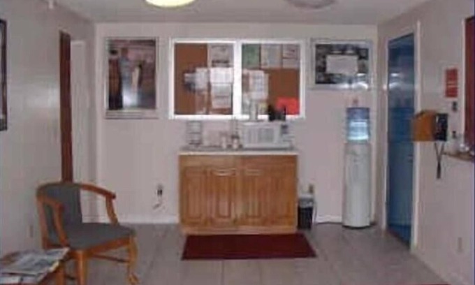 Port Ontario Hotel | Portlodge Motel
