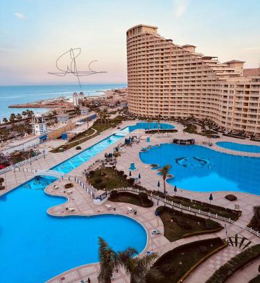 Ras Sudar Ski Chalet | Porto Sokhna pyramids Family Only
