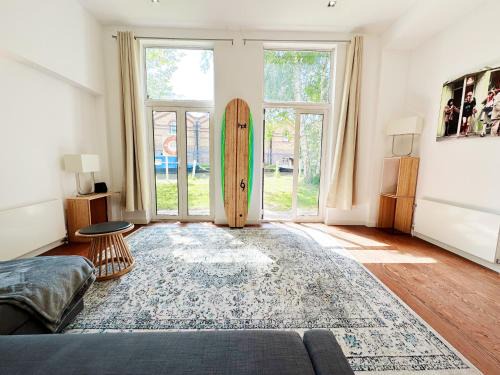 North Kensington Apartment | Portobello Dock Canalside Apartment