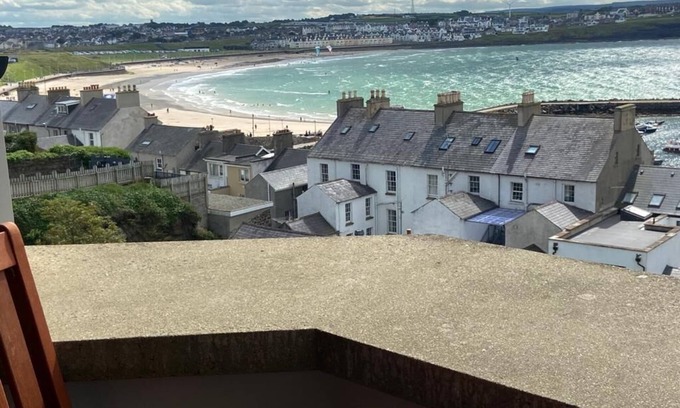 Portrush Apartment | Portrush penthouse with fantastic Atlantic views