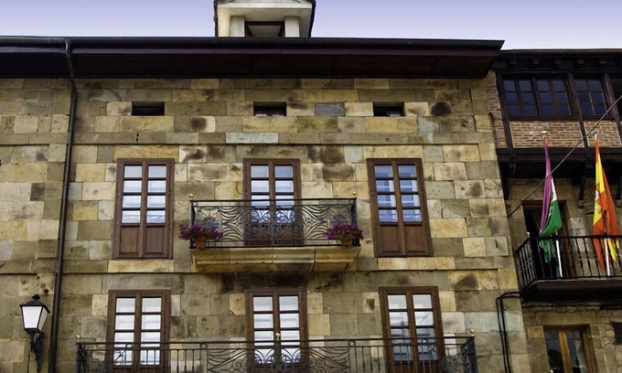 Vega de Pas Bed & Breakfast | Posada Casa de Don Guzmán