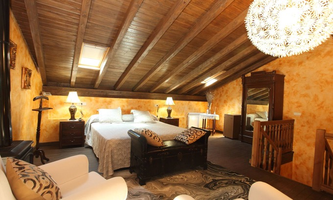 La Adrada House | Posada de Villa Maria