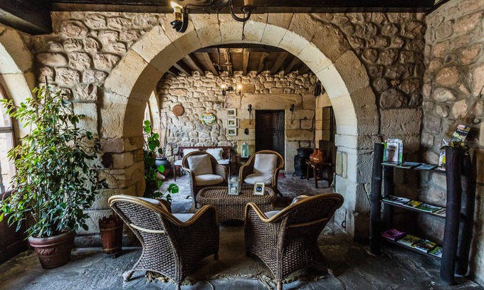 Los Corrales de Buelna House | Posada Real La Montañesa