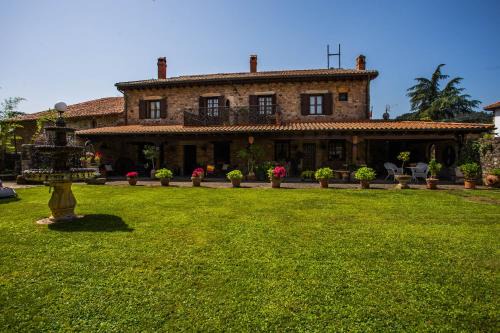 Los Corrales de Buelna House | Posada Real La Montañesa
