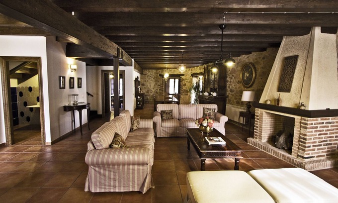 Villanueva de Campean House | Posada Real del Buen Camino