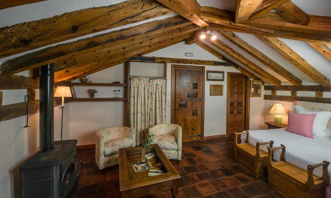 Navafria House | Posada Real Mingaseda