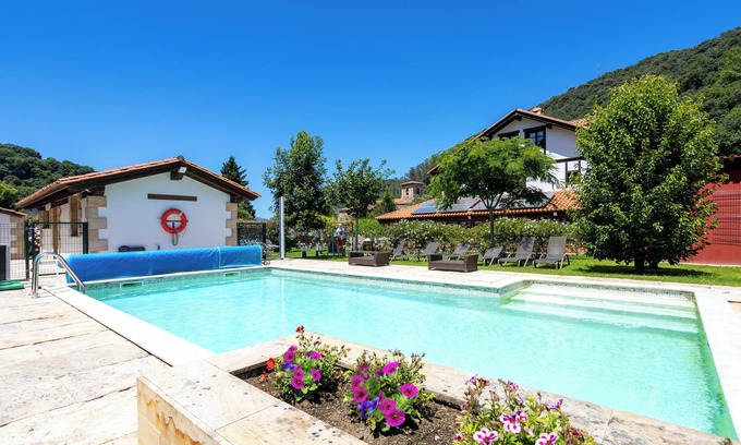 Treceno Hotel | Posada Restaurante Prada a Tope