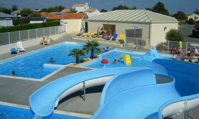 Brem Sur Mer House | Posadom, Mobil Home 82 avec piscine